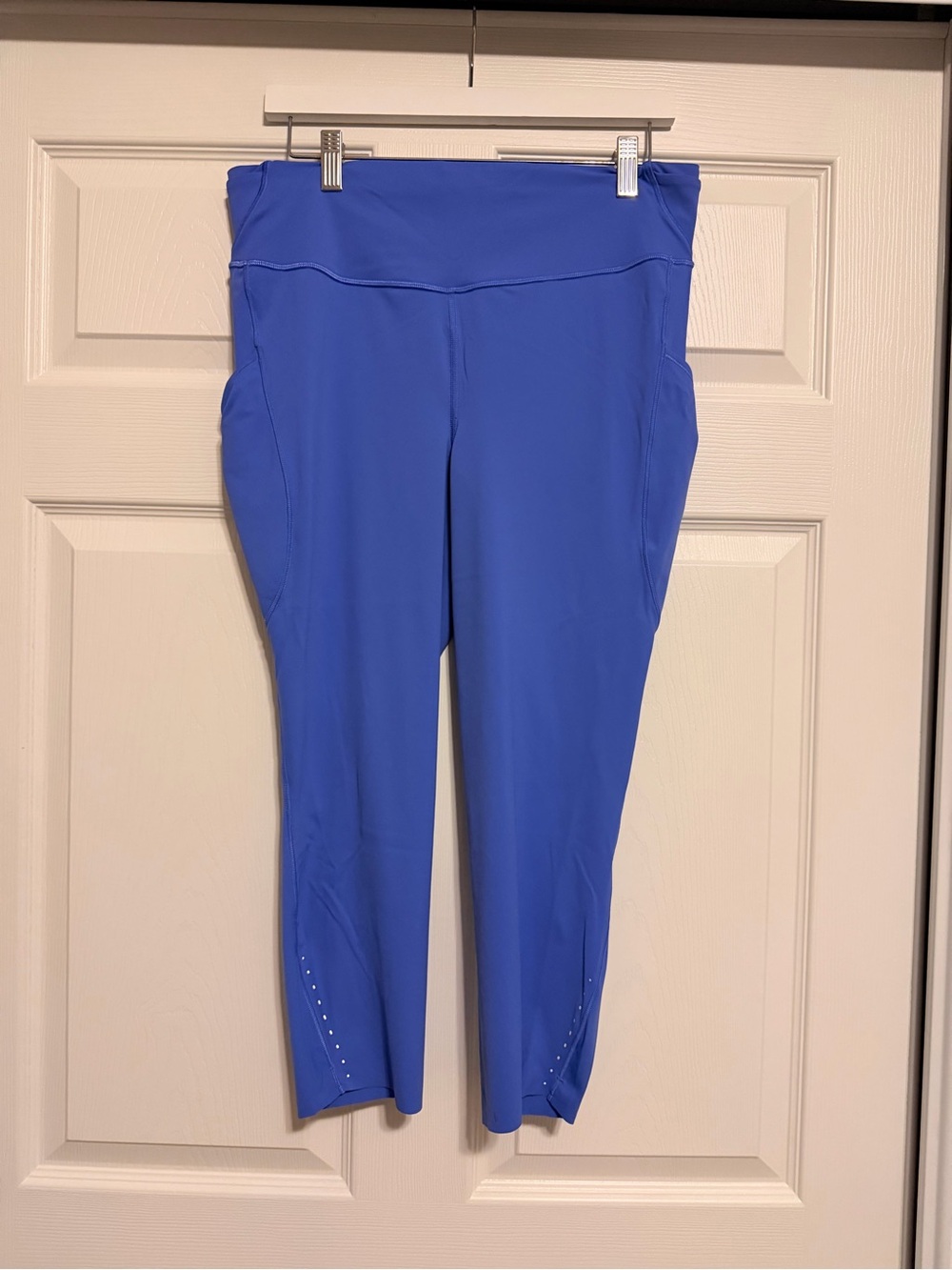 lululemon athletica Cropped Capri Leggings in Cobalt Blue